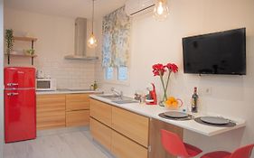 Cozy & Modern Apartment Next To Metro A. Guimera